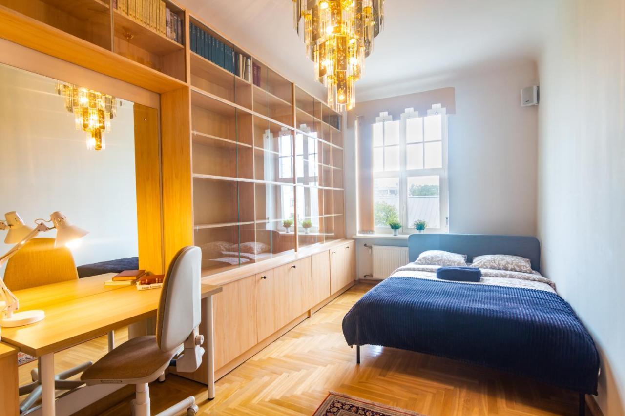 Classic Style Apartment In The Center Of Riga Exterior foto
