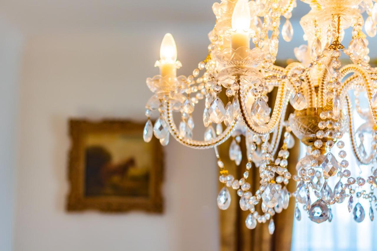 Classic Style Apartment In The Center Of Riga Exterior foto